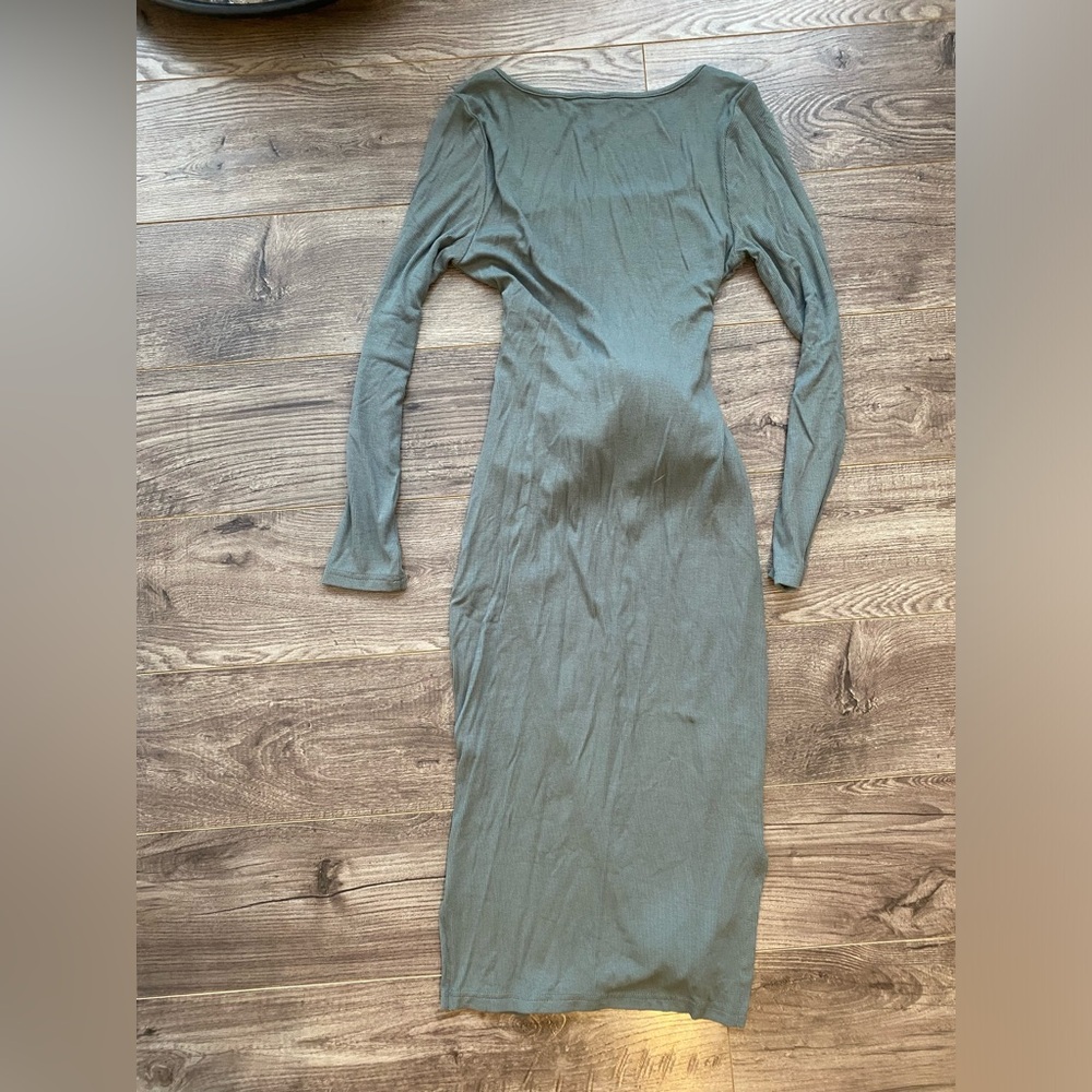 Maternity green mid length maternity dress long sleeve, super comfy size small - Picture 5 of 6